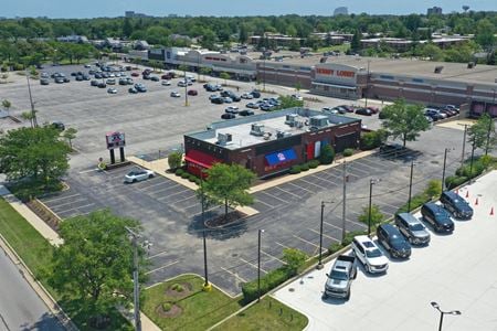 Photo of commercial space at 275 West Roosevelt Road in Lombard