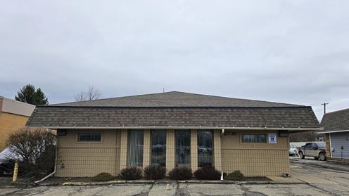 2739 E Grand River
