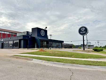 Retail space for Rent at 5708 N May Ave in Oklahoma City
