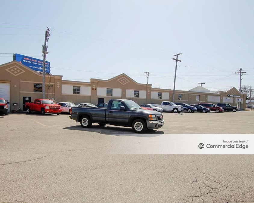 5300 Brookpark Road 5300 Brookpark Road Retail Building