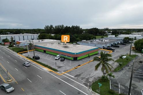 Fort Lauderdale Divisible Commercial Building | Renovated 2024