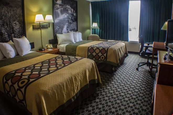 AUCTION: Quality Inn & EconoLodge | 202 Rooms | 14.58 AC | Erie PA