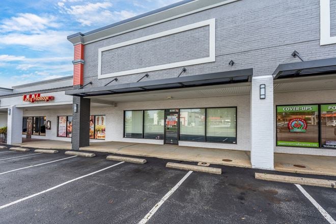 Woodruff Gallery Shopping Center