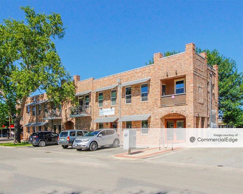 113 West Center Street, Kyle, TX Office Building