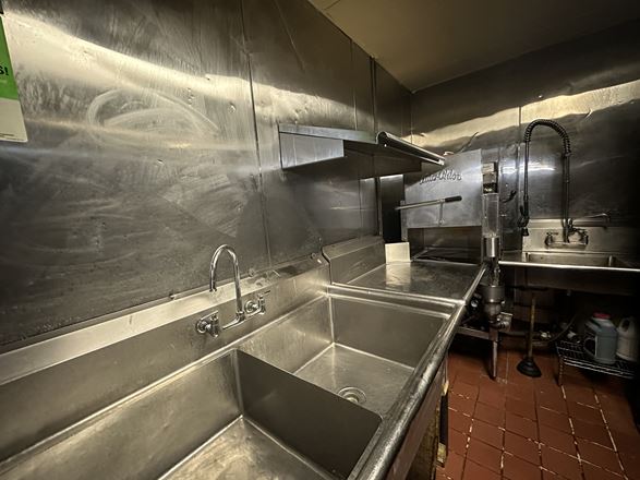 325 W 42nd St