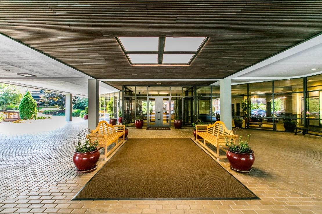 Fairfax Square Mid-Rise