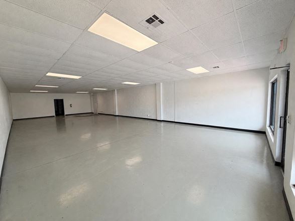 1746 S Harvard - Retail