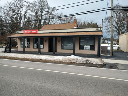 400+/- SF Retail Space - Clarence
