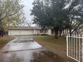 1204 W Pecan St