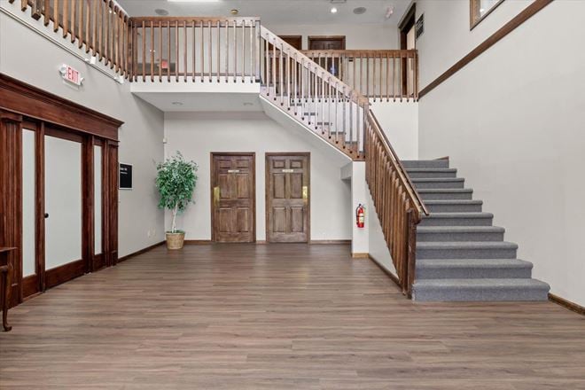 2 Executive Suites 