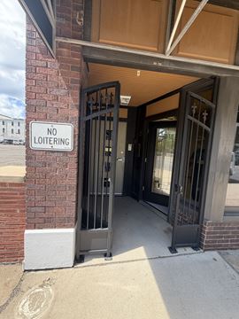 323 N Market