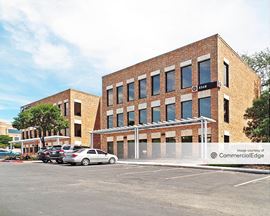 Legacy Oaks - Plaza Buildings