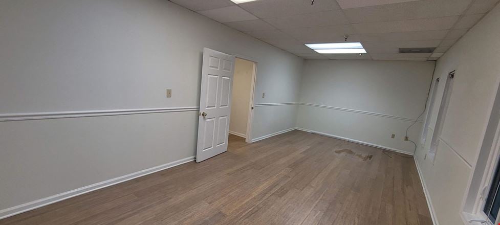 900 Old Roswell Lakes Pkwy
