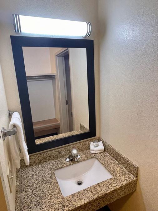 Red Roof Inn - Clyde, OH