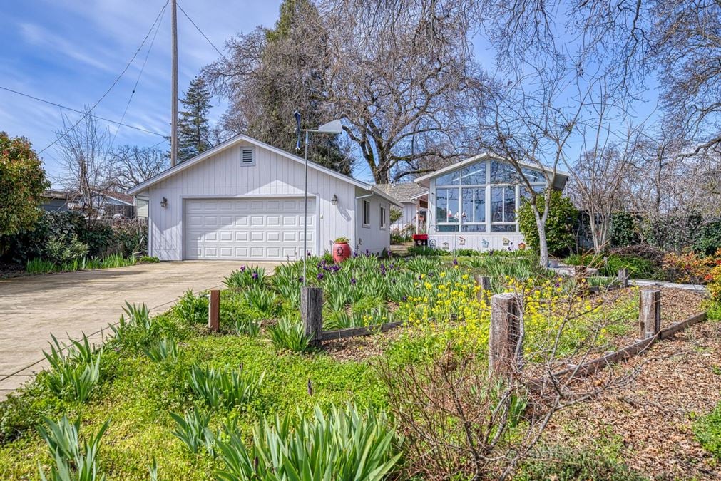 Charming Lakeport Home