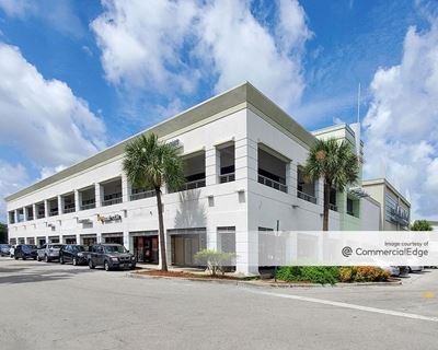 Flamingo Park Plaza