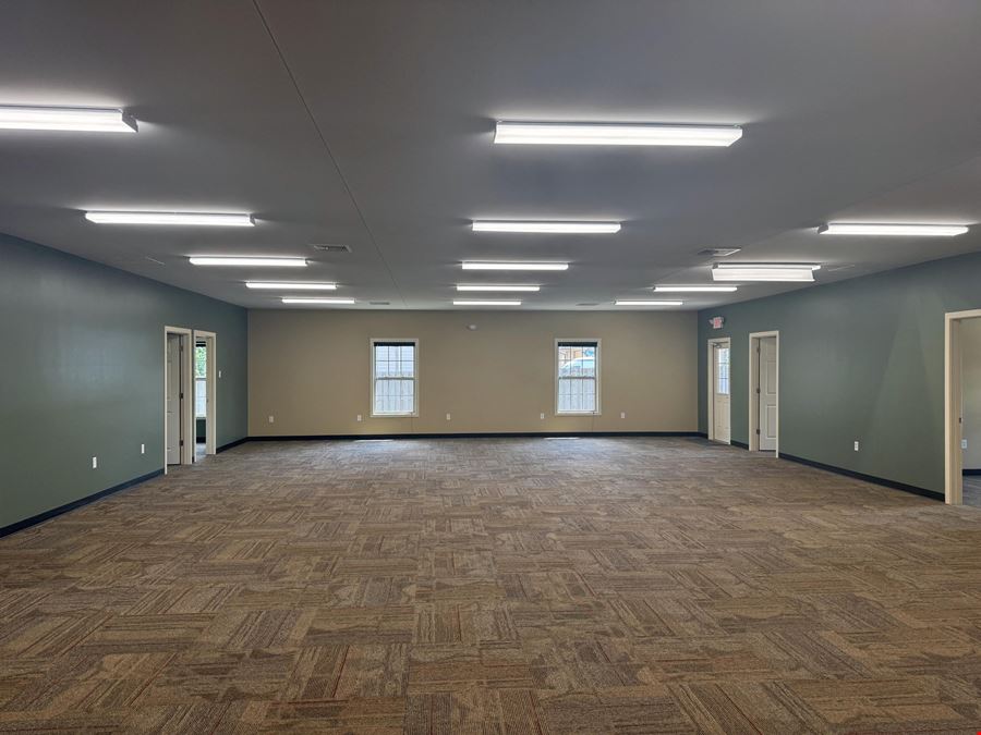 3,406 SF Office - Hyde Park