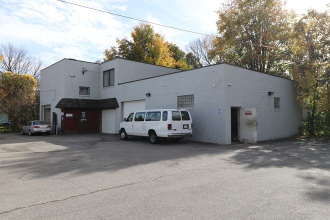 469 Lyell Ave