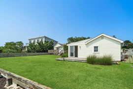 35 Gardners Ln