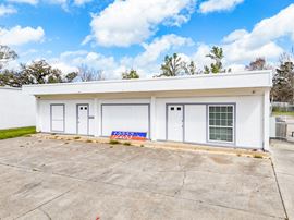 ±7,500 SF Climate-Controlled Office/Warehouse on S Choctaw Dr
