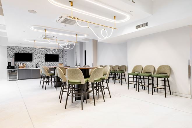 Jay Suites - Jay Conference Empire