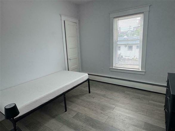 28 Emma St