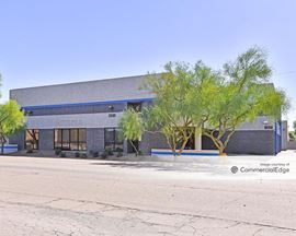 Broadway Industrial Park - 2520-2680 South Industrial Park Avenue