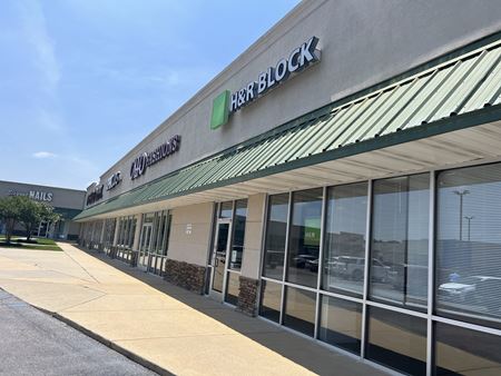 Photo of commercial space at 7885 Moffett Road in Semmes