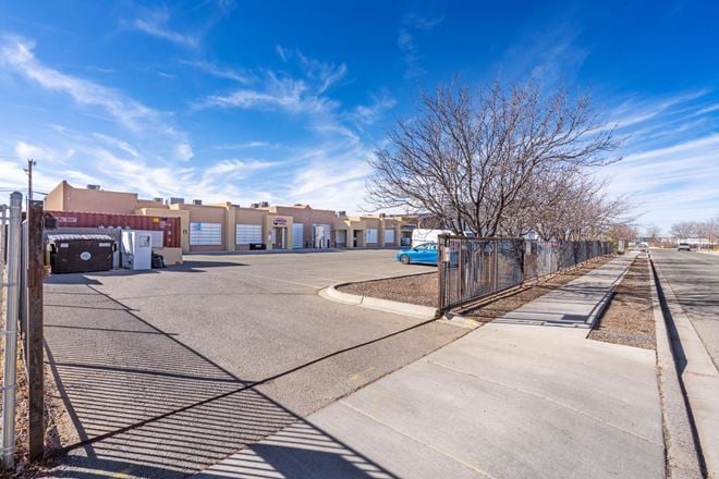 Flex Commercial Building For Sale