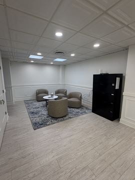 Hollywood Towers Office for Lease