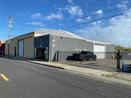 Photo of commercial space at 211 Oak Street in Manteca