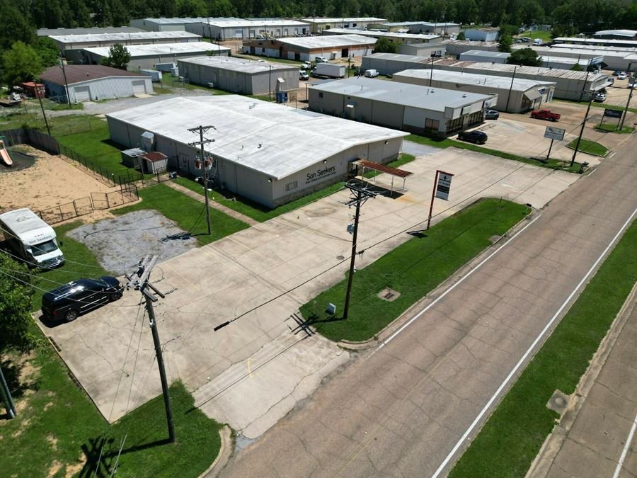 Warehouse with Visibility & Access - Highway 80
