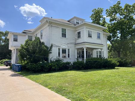 Photo of commercial space at 907 E Locust St in Davenport