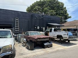 Grant Street Warehouse Hollywood