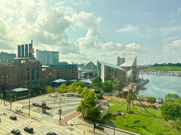 MD, Baltimore - Inner Harbor Center