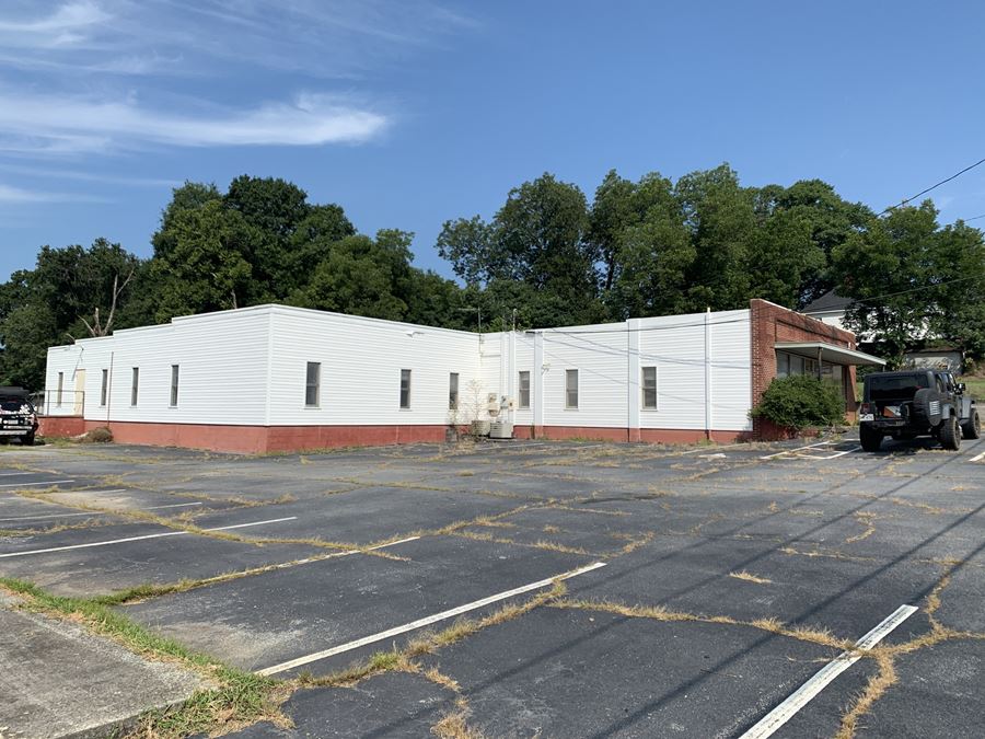 Carnesville Commercial Building 1133 Hull Avenue, Carnesville, GA