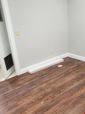 997 Commerce Dr Suites