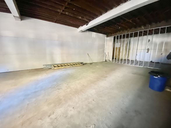 2402 34 avenue Astoria NY 11101