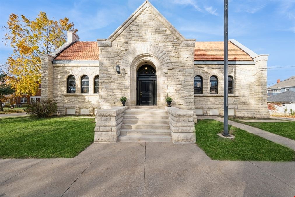 Historic Anamosa Public Library