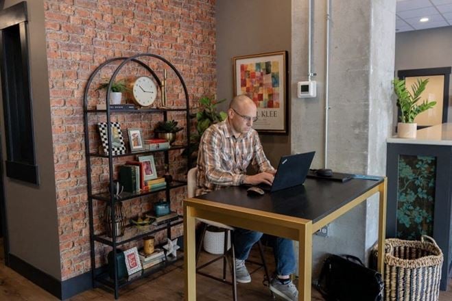 Enclave Coworking - Enclave Elmhurst