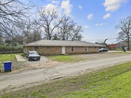 Turnkey Triplex Investment Opportunity in the Heart of Crockett, TX