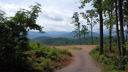 Photo of commercial space at Chamberlain Lane in Sevierville