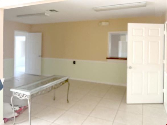 4,691 +/- SQFT FREESTANDING office space
