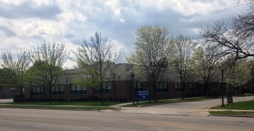 Office space for Rent at 1930 North Lewis Avenue in Waukegan