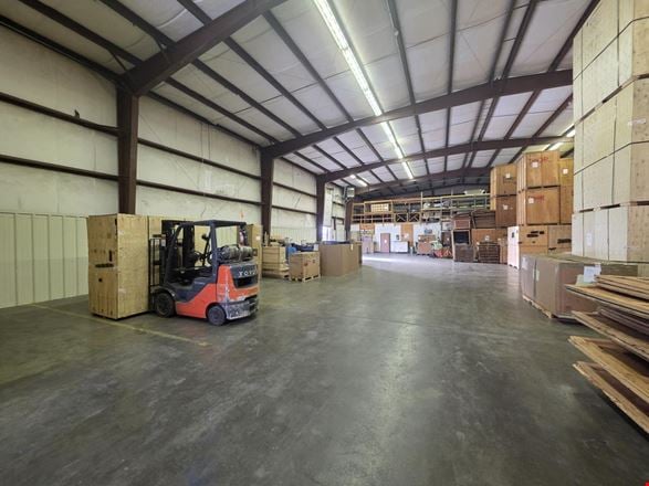 2720 E HIGHWAY 44