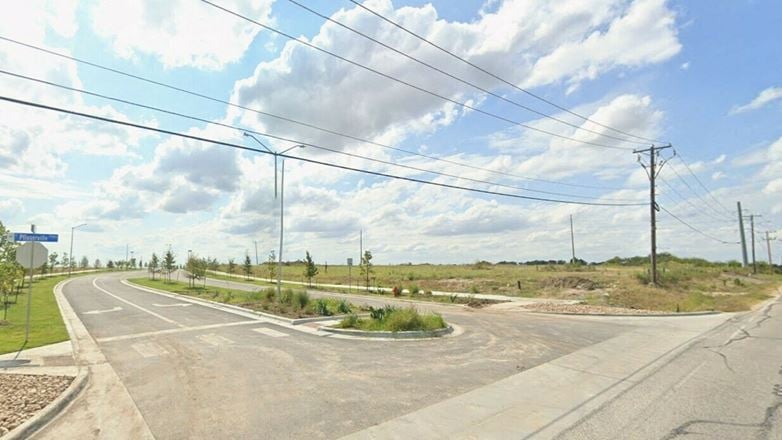4± Acre Service Center Site | 1,000 Homes + H-E-B
