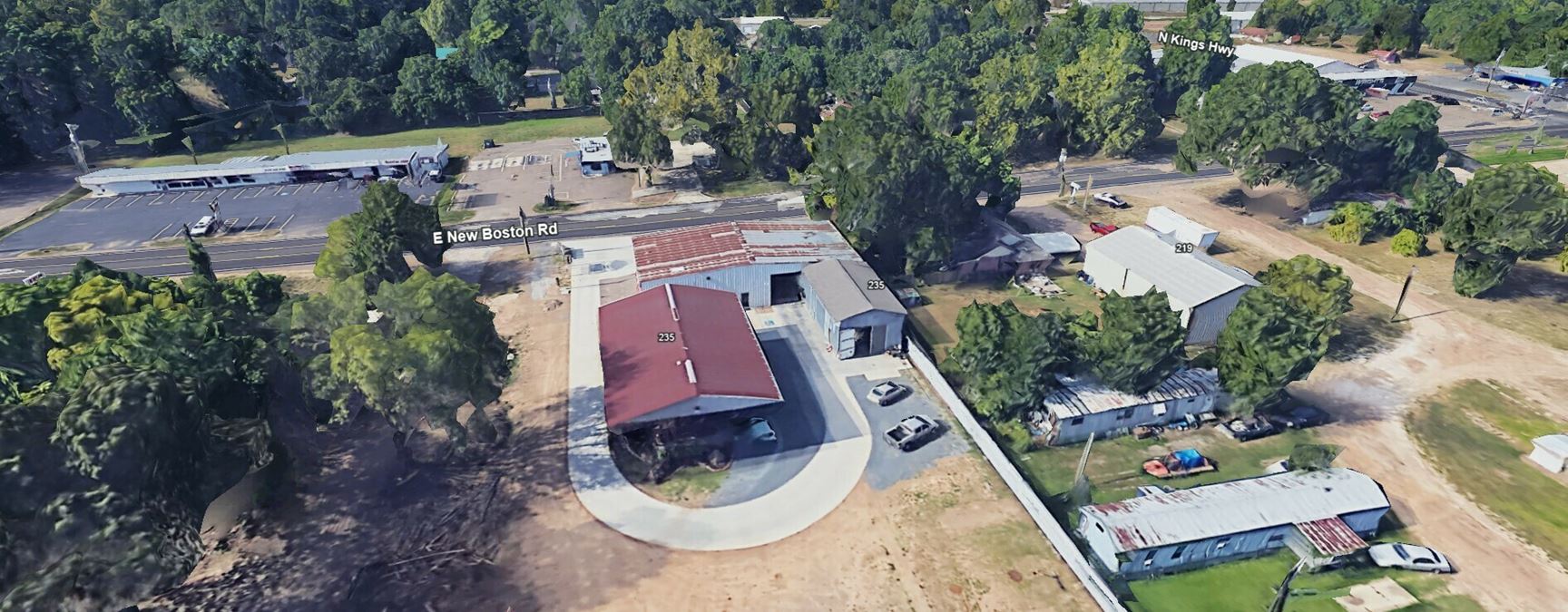 4,140 SF Property For Retail/Industrial Use