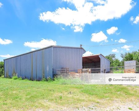 Industrial space for Rent at 804 4th Street in Commerce