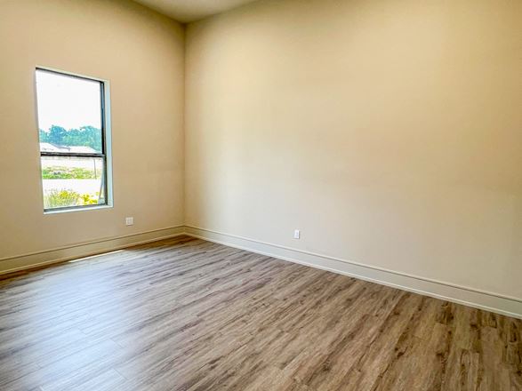 Class A Office Suite located on Airline Hwy Corner