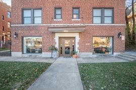 Central West End Salon for Lease